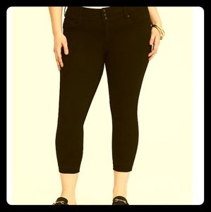 Torrid jegging crop black w/let down hem !Final!